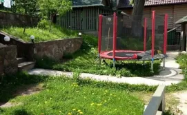 Приватна садиба Червона Рута