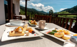 Готель Резиденція Неш