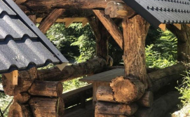 Готель River Hill