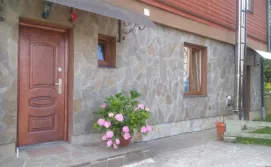 Приватна садиба Червона Рута