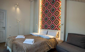 Котедж Шале Білий Лев