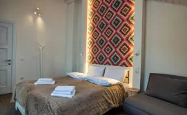 Котедж Шале Білий Лев