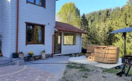 Приватна садиба Хата Лісника