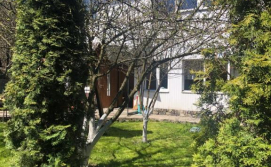 Приватна садиба Диво квітка