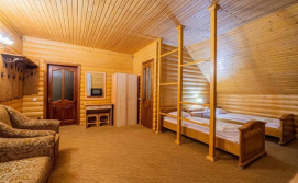 Гостьовий будинок Лелеч