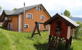 Приватна садиба Затишок в карпатах 2