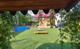 Котедж Довбуша 35а