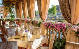 Готель Золота Пава