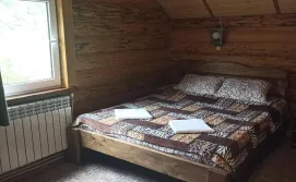 Гостьовий будинок Хатина у долині