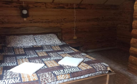 Гостьовий будинок Хатина у долині