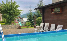 Приватна садиба Тіна