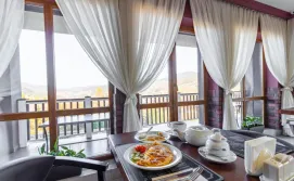 Готель Севеней