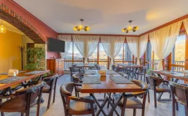 Готель Севеней