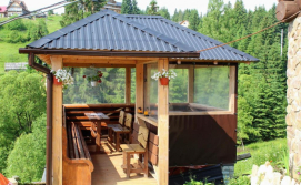 Приватна садиба "Лісова Ягода"