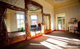 Готель Золота Пава