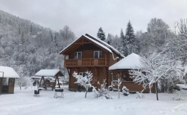 Приватна садиба «Дем'янів двір»