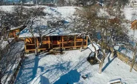 Котедж Шум Черемоша на березі річки