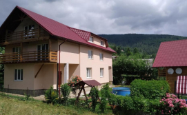 Апартаменти з двома спальнями і кухнею