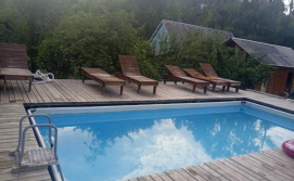 Приватна садиба Між Тростяном та рікою