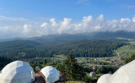 Комплекс для відпочинку Глемпінг "Де Вайб"