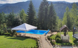 Котедж L-Khutir Cottage7