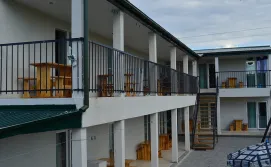 Приватна садиба Білий парус