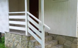 Приватна садиба Три горішки