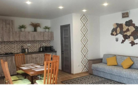 Будиночок Legit House