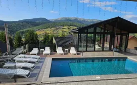 Котедж WhiteWood Cottages