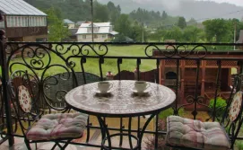 Готель Emerald House