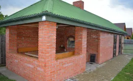 Мурована альтанка