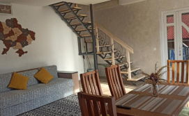 Будиночок Legit House