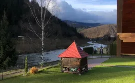 Котедж River House