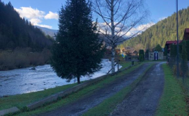 Котедж River House