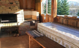 Котедж Шум Черемоша на березі річки