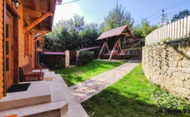 Котедж Біля лісу