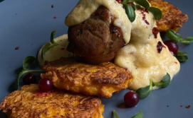 Готель Поезія Мандрів