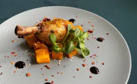 Готель Поезія Мандрів