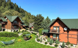 Комплекс для відпочинку Під лісом