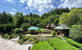 Комплекс для відпочинку Під лісом