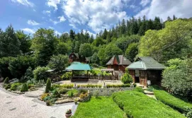 Комплекс для відпочинку Під лісом