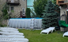 Приватна садиба Кам'яний двір