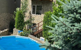 Приватна садиба Кам'яний двір