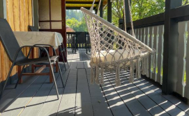 Котедж Шум Черемоша на березі річки