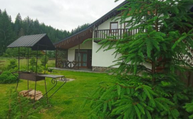 Котедж "У Анастасії і Софії" біля річки