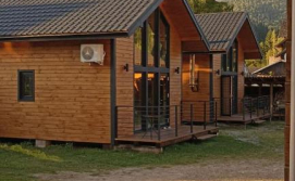 Приватна садиба "Гуцульський Двір"