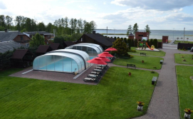 Котедж з басейном