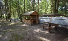 Будиночок Під соснами