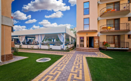 Отель Grand More