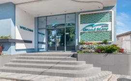 Отель Grand More